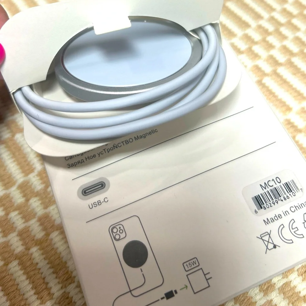 Magnetic Wireless Charger 15W USB C Qi Compatible Smartphone Charging Pad New